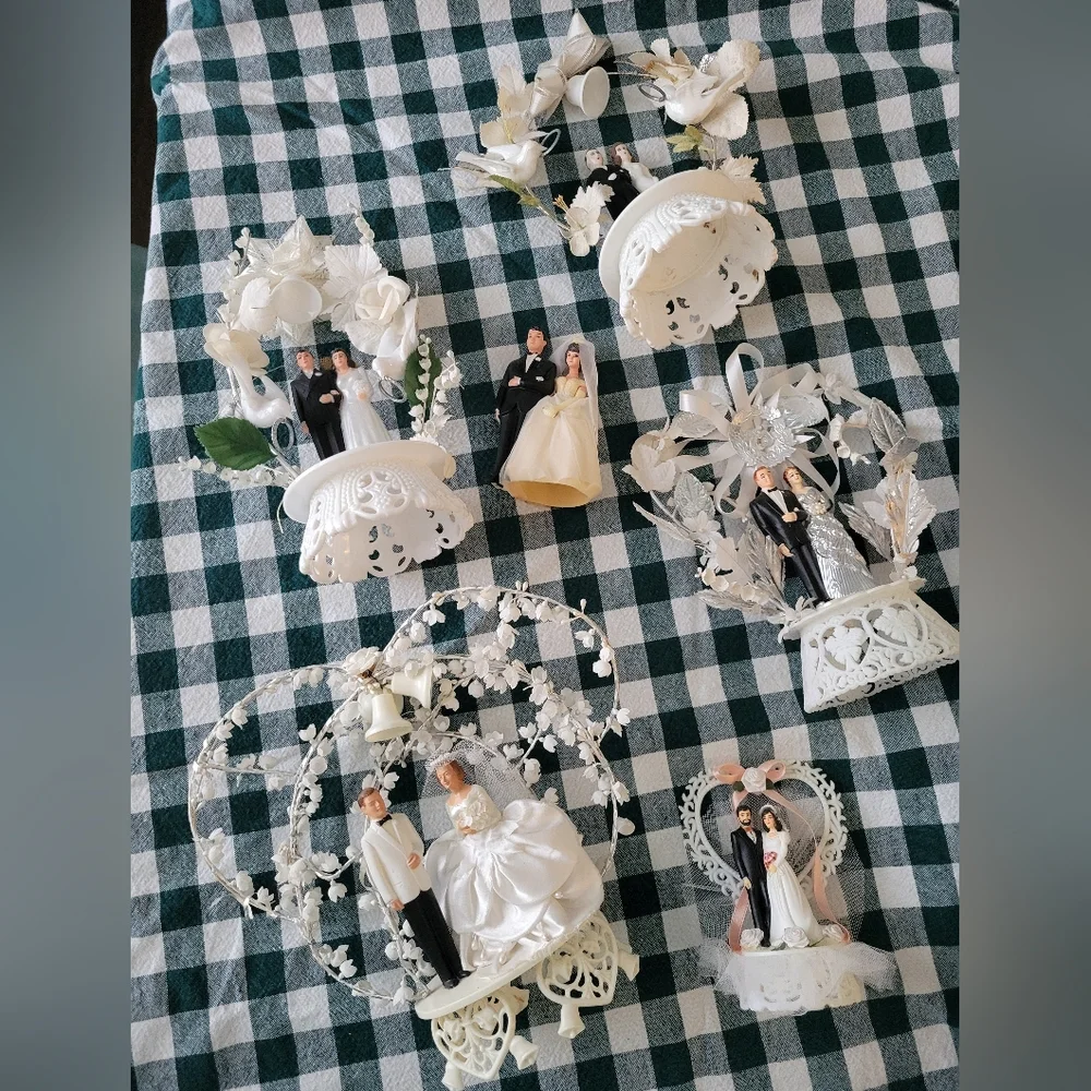 Elegant Wedding Cake Toppers Set - White
